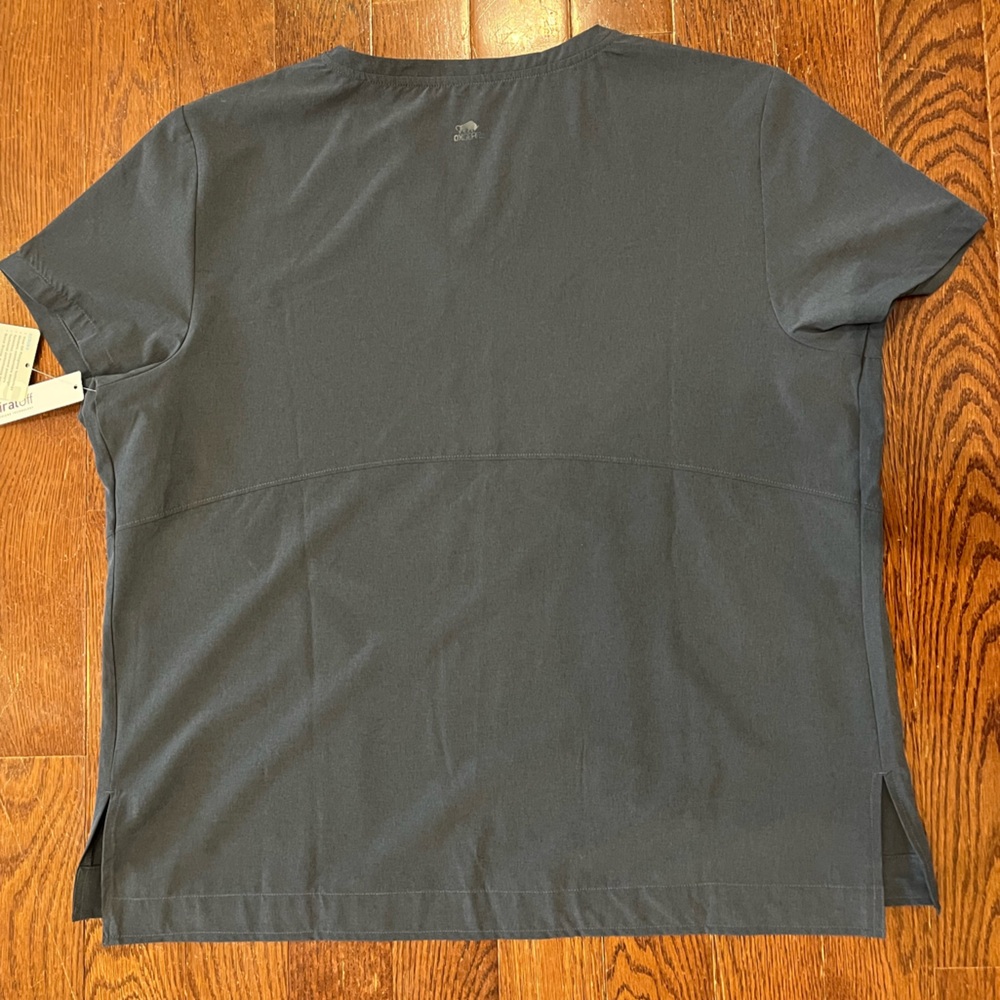 Women’s medical scrubs shirt NWT - Picture 2 of 5